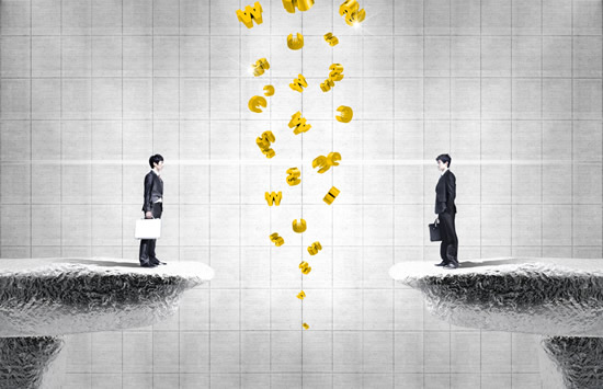 男子向金融外包服务公司贷款150万元 钱没见到还交了4万多服务费